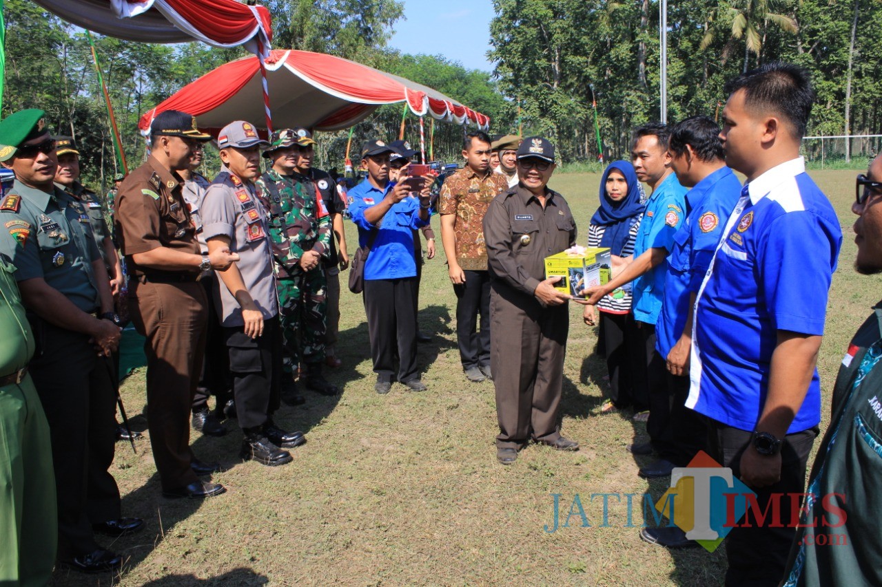 Pembukaan TMMD di Desa Karangbendo ditutup dengan baksos