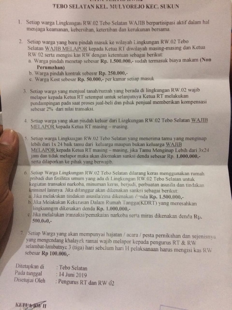Surat pengumuman aturan warga RW 02 Tebo Selatan, Kelurahan Mulyorejo yang viral di media sosial (Foto: Istimewa)