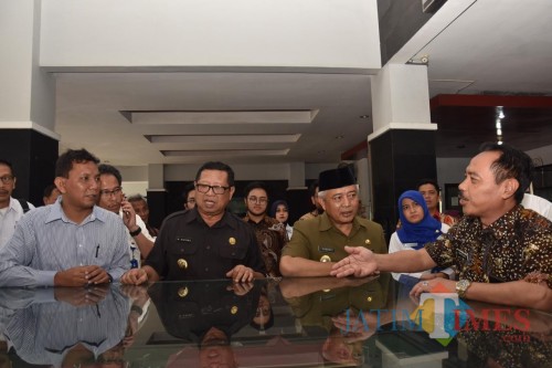 Plt Bupati Malang Sanusi beserta rombongan saat studi replikasi di RSUD dr Iskak Tulungagung (Humas Pemkab Malang)
