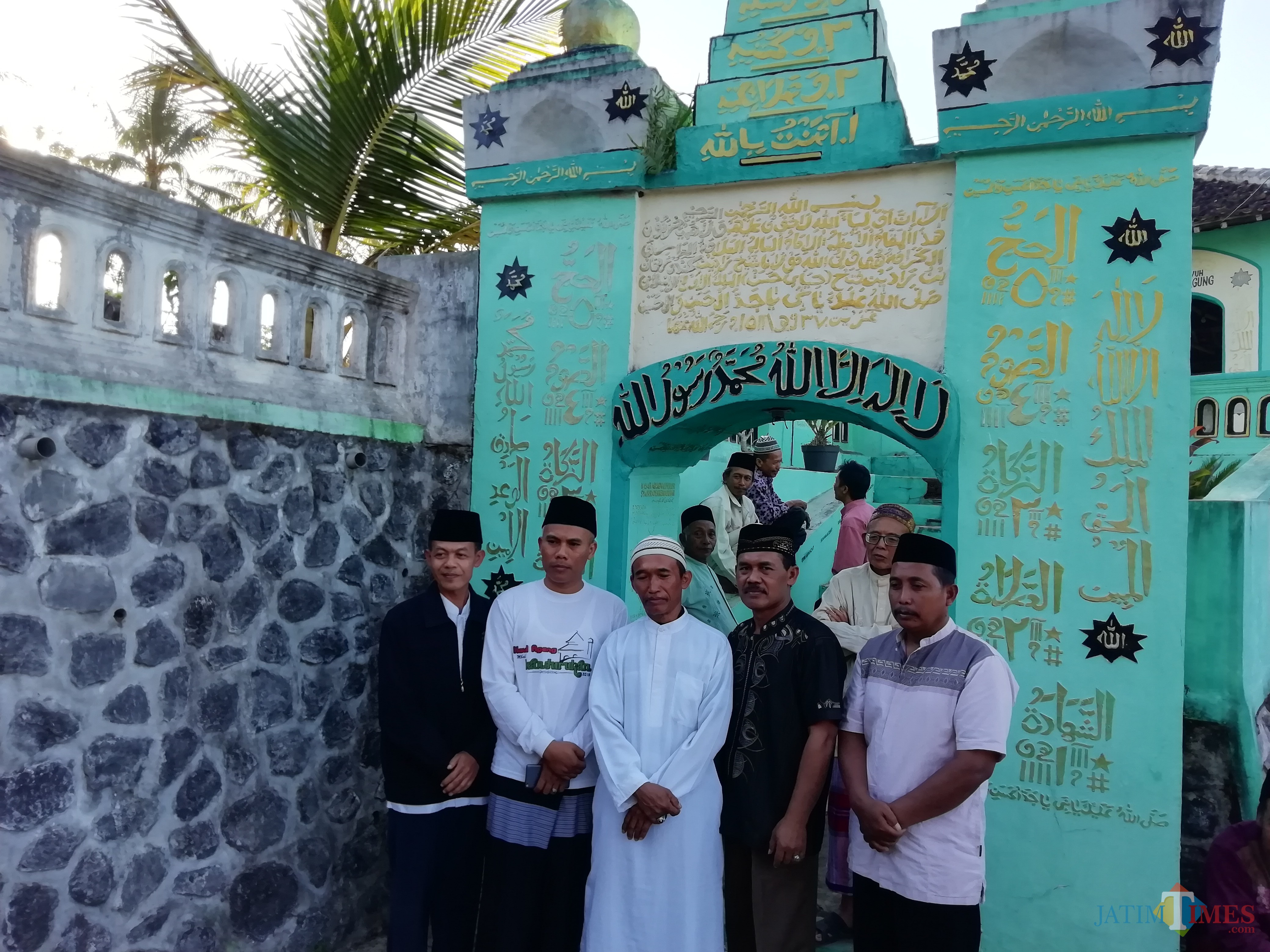 Dari Dusun Gejet, Kromengan, agama Islam tersebar ke berbagai wilayah oleh Syaikh Raden Kenduruhan (Nana)
