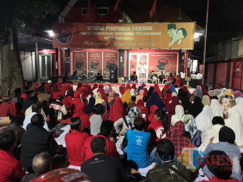 Istighotsah yang digelar di kantor DPC PDIP Surabaya.