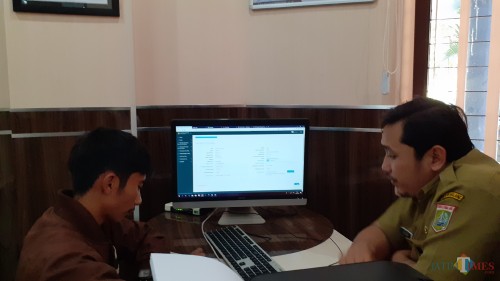 Layanan Online Single Submission (OSS) di DPMPTSP Kabupaten Malang (Pipit Anggraeni/MalangTIMES).
