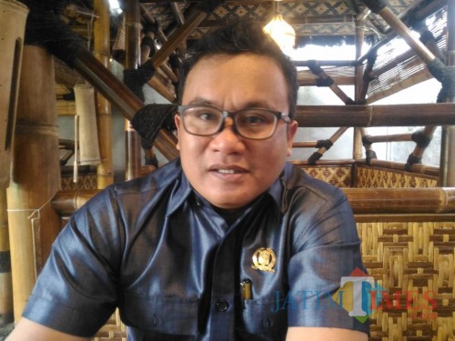 H. Idris Marzuqi S.Pd, Ketua Fraki Demokrat DPRD Lumajang (Foto : Moch. R. Abdul Fatah / Jatim TIMES)