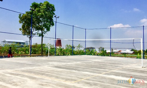 Lapangan voli di Jalan Sawahan Bawah, Desa Beji, Kecamatan Junrejo. (Foto: Irsya Richa/MalangTIMES)