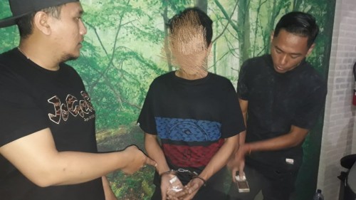 Pelaku yang diamankan di Polsek Lowokwaru. (Polsek Lowokwaru)