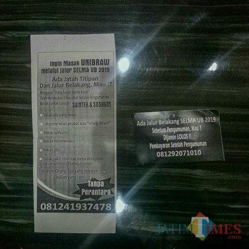 Selebaran yang disebar terduga calo masuk UB. (Foto: Imarotul Izzah/MalangTIMES)