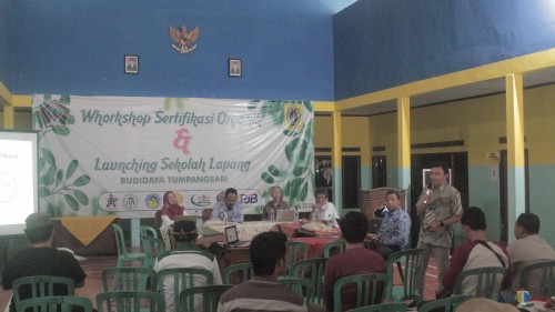 Workshop Sertifikasi Organik yang digelar Pemdes Gogodeso (Foto : Aunur Rofiq/BlitarTIMES)