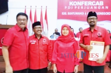 I Made Cahyana Negara (kiri) bersama Ficky Septalinda, H Sugirah, dan Ketua DPP PDIP Djarot Syaiful Hidayat (paling kanan).
