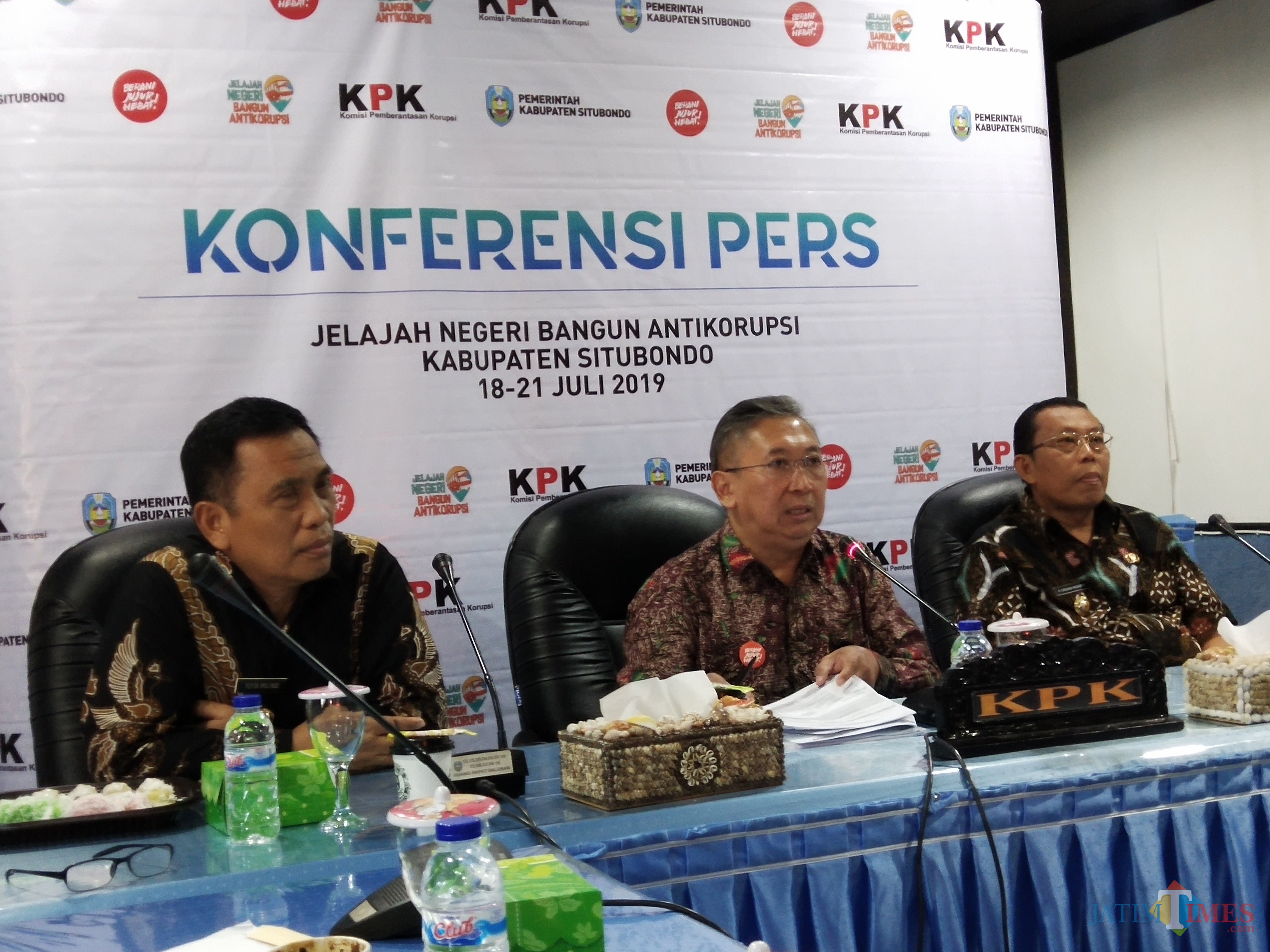 Penasehat KPK Budi Santoso tengah (Foto Heru Hartanto / Situbondo TIMES)