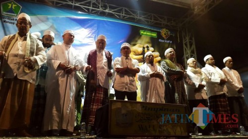 Kegiatan Arema Berdzikir dan Bersholawat pada penyelenggaraan tahun-tahun sebelumnya. (Foto: Dokumen MalangTIMES)