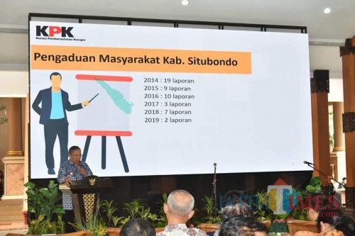 Penasehat KPK saat memaparkan pengaduan masyarakat Provinsi Jawa Timur dan Masyarakat Kabupaten Situbondo (Foto: Heru Hartanto/Situbondo TIMES)