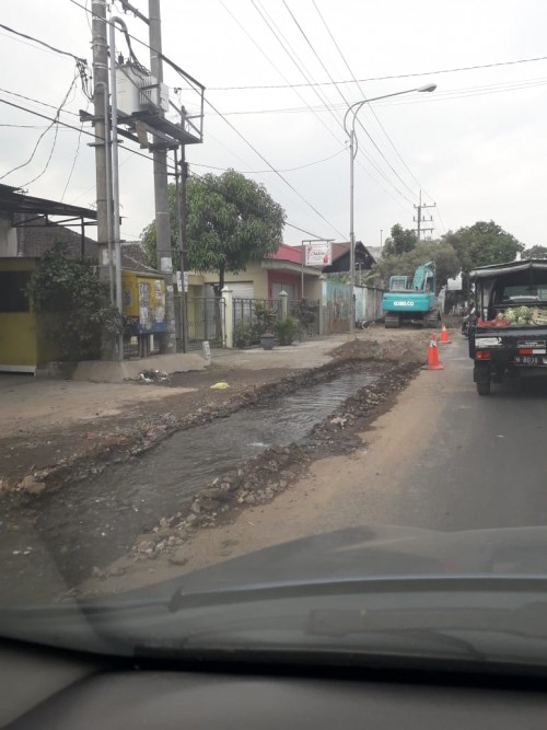 Galian yang membuat warga Karanglo-Singosari tidak bisa mengakses air bersih Perumda Jasa Tirta Kabupaten Malang (Ist)