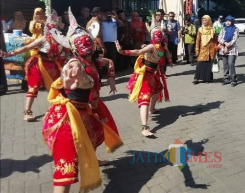 Kegiatan seni menjadi bagian dalam upaya pembangunan karakter bagi pelajar SD oleh Dinas Pendidikan Kabupaten Malang (Nana)