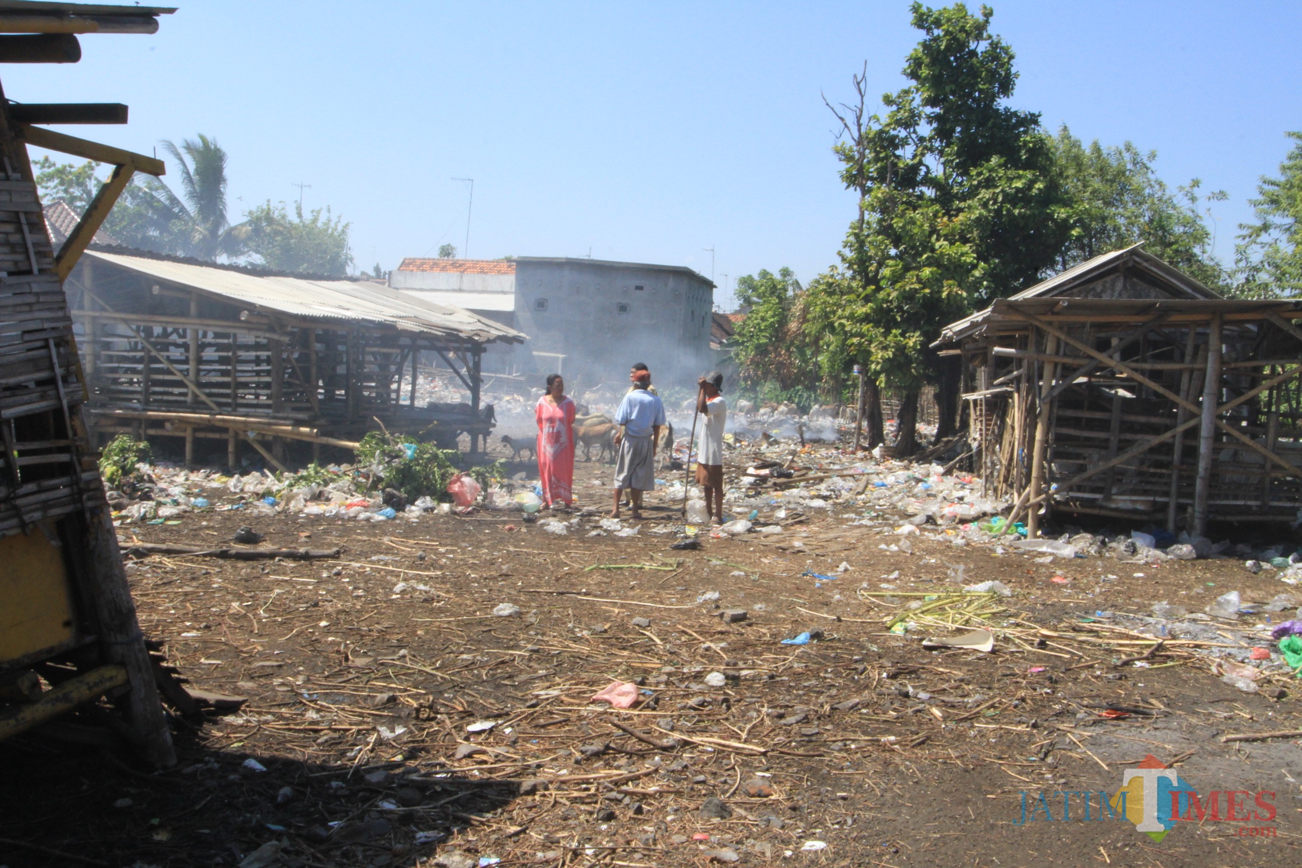 Lahan yang diresahkan warga karena dijadikan tempat membakar sampah (Agus Salam/Jatim TIMES)