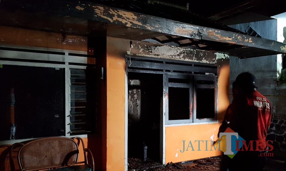 Kondisi rumah di Jalan Hasanuddin No 37 RT 2 RW 5 Desa Junrejo, Kecamatan Junrejo, setelah kebakaran Selasa (23/7/2019).