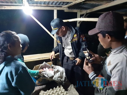 Penemuan bayi di Pasar Subuh Gandusari Kabupaten Trenggalek