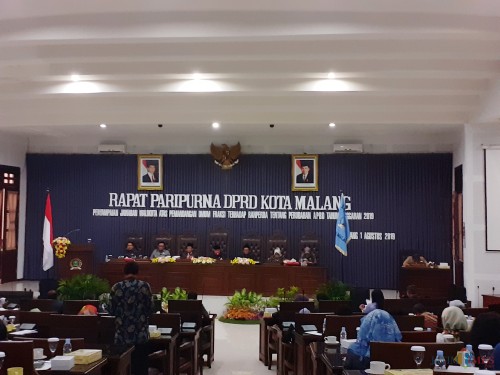 Suasana rapat paripurna di Kantor DPRD Kota Malang. (Arifina Cahyanti Firdausi/MalangTIMES)