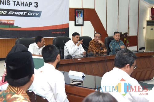 Walikota Kediri Abdullah Abu Bakar saat memberikan sambutan. (eko Arif s /JatimTimes)