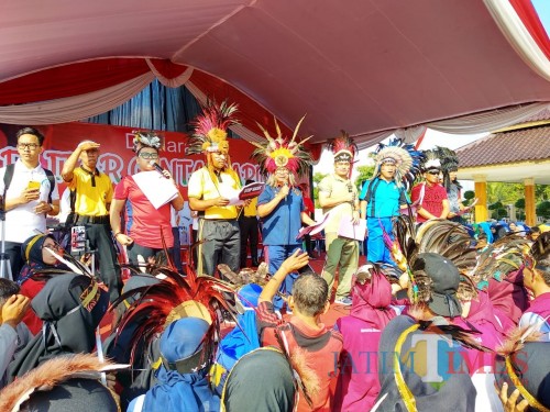 Deklarasi Blitar untuk Papua wujudkan Indonesia damai (Foto: Malik Naharul/BlitarTIMES)