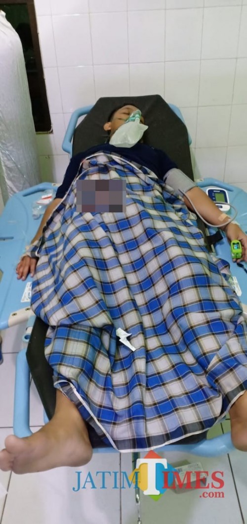 Kondisi korban penusukan saat menjalani perawatan di RSSA Kota Malang (Foto : Dokumen MalangTIMES)