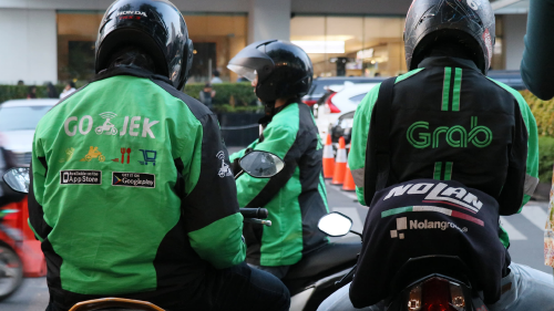 Ilustrasi Grab Dan Gojek (lensaindonesia.com)