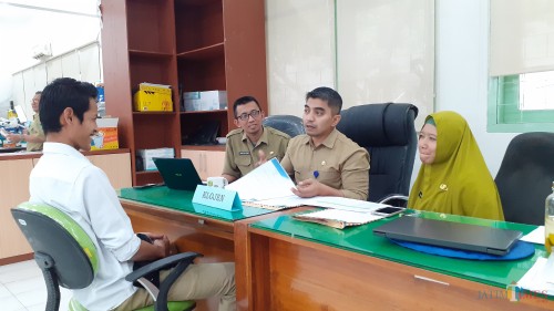 Proses wawancara calon laskar perencana Barenlitbang Kota Malang, Selasa (3/9/2019). (Pipit Anggraeni/MalangTIMES).