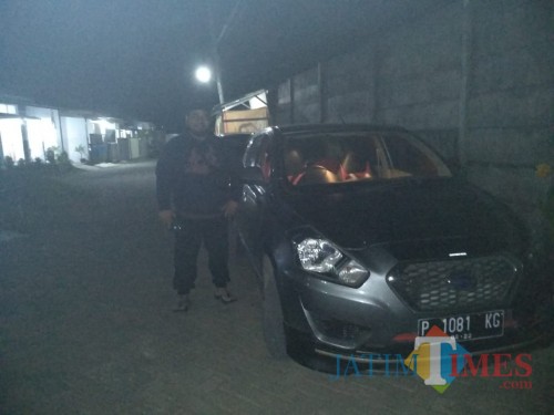Mobil milik pelapor yang digelapkan oleh terlapor. (foto : Handyka / Jatim TIMES)