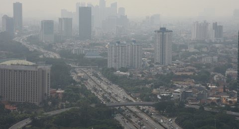 Suasana Jakarta yang diselimuti asap polusi. (Foto: istimewa)