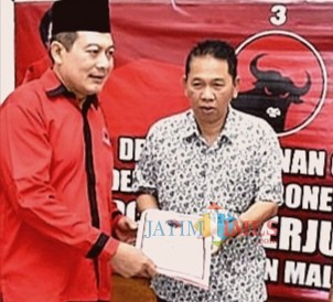 Ketua DPC PDI-Perjuangan Didik Gatot Subroto (kiri) bersama balonkada Didik Budi Muljono (dok MalangTIMES)