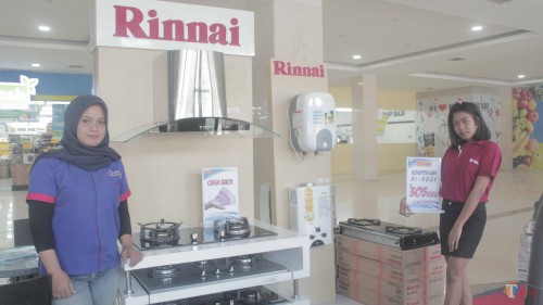 Potongan harga spesial produk Rinnai selama gelaran Kitchen Ware & Cooking Demo.(Foto : Aunur Rofiq/BlitarTIMES)