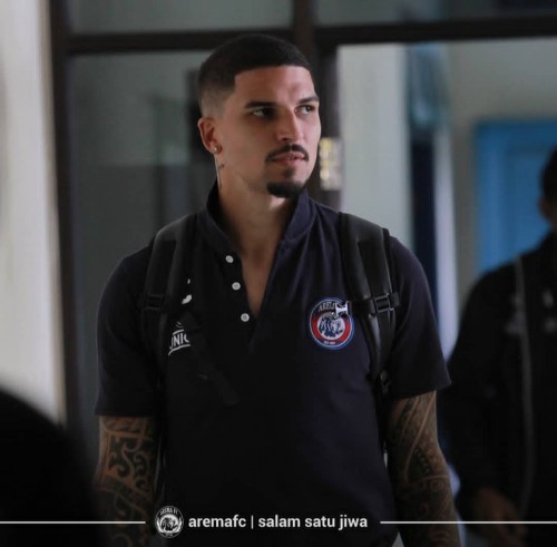 Stopper asing Arema FC, Arthur Cunha (official Arema FC)