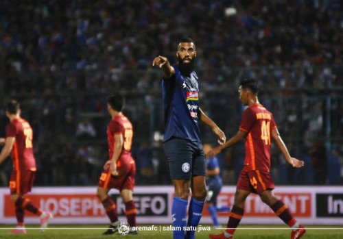 Striker asing Arema FC, Sylvano Comvalius (official Arema FC)