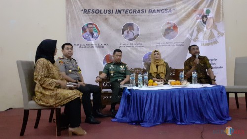 Acara diskusi Resolusi Integrasi Bangsa si Gedung KNPI Kota Malang dihadiri sederet tokoh ternama Kota Malang. (Pipit Anggraeni/MalangTIMES).