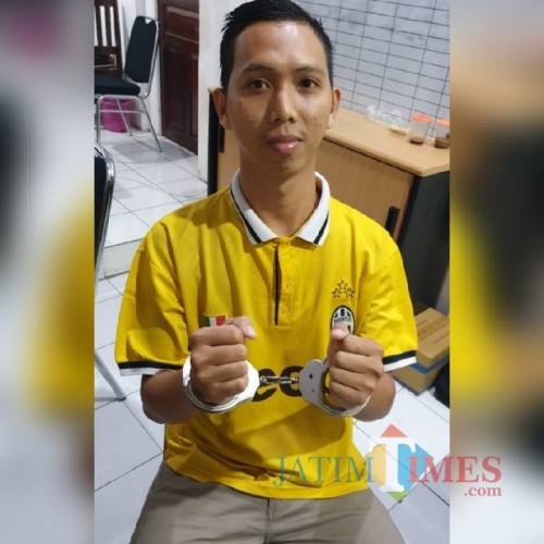 Tino, pelaku pencurian handphone OPPO A57 kini ngandang di rutan Polres Banyuwangi