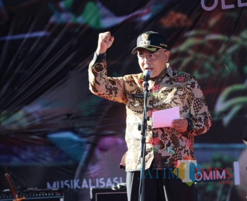 Bupati Malang Sanusi mengatakan akan menunda pembangunan alun-alun di tahun 2019 maupun tahun depannya (Humas Pemkab Malang)