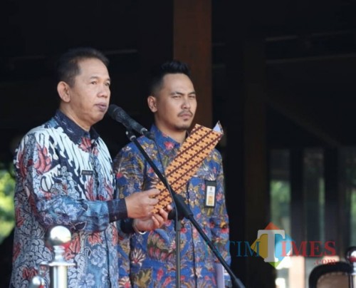 Sekda Kabupaten Malang Didik Budi Muljono terus mendorong penuntasan berbagai proyek jalan pariwisata. (dok MalangTIMES)