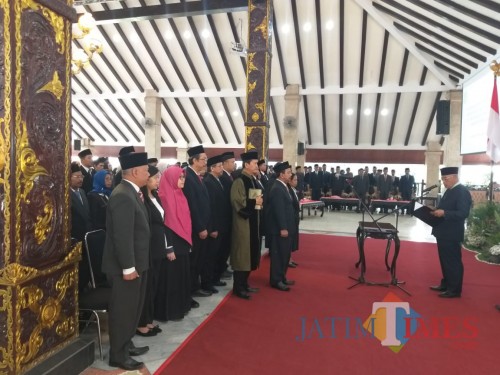 Bupati Malang Sanusi melantik 87 pejabat fungsional, Jumat (20/09/2019), di Pendopo Agung Kabupaten Malang. (Humas Pemkab Malang)