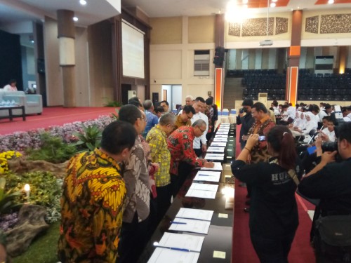 Para Dekan UB yang menandatangani MoU dengan BNN RI (Anggara Sudiongko/MalangTIMES)