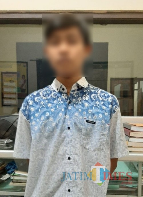 Tersangka Anggit Kaderusman saat diamankan polisi karena terlibat kasus pencurian. (Foto : Humas Polres Malang for MalangTIMES)