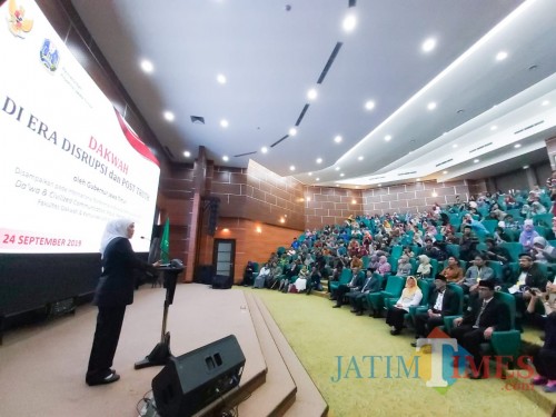 Khofifah saat menghadiri International Conference on Da’wa & Communication. (ICON-DAC) 2019