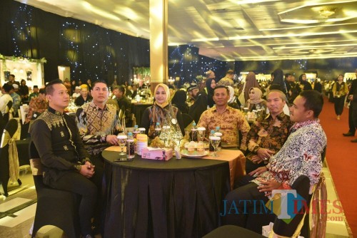 Dari kiri AKBP. Kusworo Wibowo, AKBP. Alfian Nurrizal, dr. Hj. Faida, Letkol. Inf. La Ode M Nurdin, Drs. M. Hasan dan Kasbrig 9 Letkol. Inf. Arif Munawar (foto : Moh. Ali Makrus / Jatim TIMES)