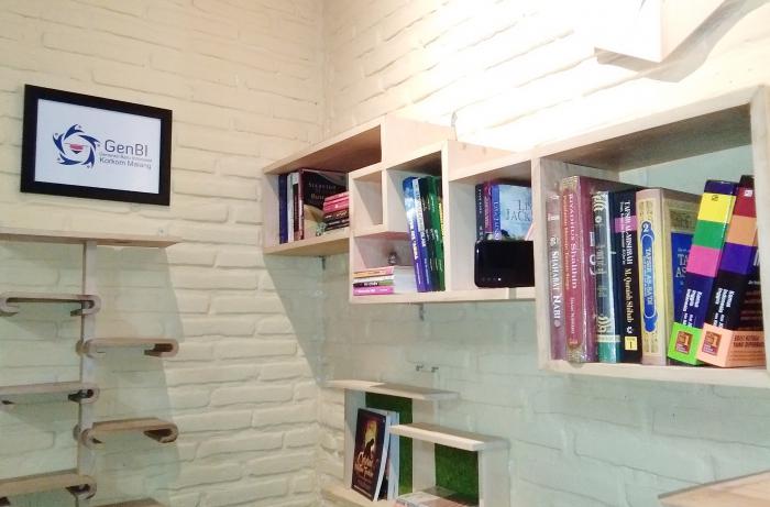 Salah satu sudut Taman Baca GenBI di Panti Asuhan Akhlaqul Karimah Merjosari. (Foto: Humas)