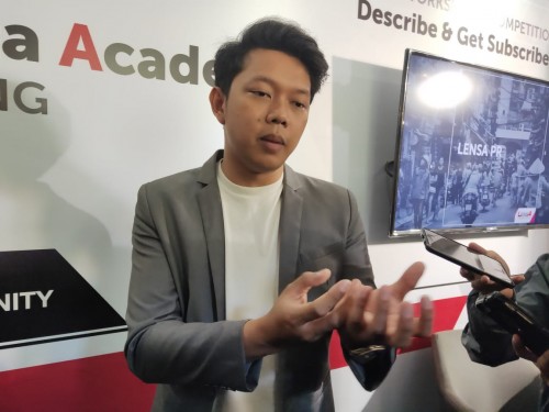Youtuber dan juga pemeran film Yowis Ben, Bayu Skak (Hendra Saputra)