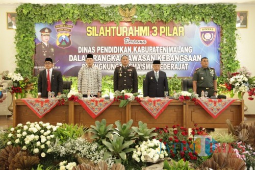 Forkopinda Kabupaten Malang saat menghadiri acara silahturahmi bersama pelajar SMA di Gedung Sanika Satyawada Polres Malang (Foto : Ashaq Lupito / MalangTIMES)
