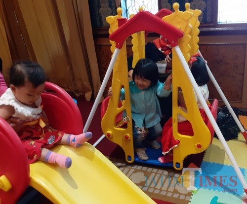 Para balita saat mengikuti Lomba Bayi Sehat Dinkes Kota Malang (Arifina Cahyanti Firdausi/MalangTIMES)