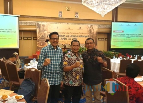 Kepala DPKPCK Kabupaten Malang Wahyu Hidayat bersama Dirut Perumda Tirta Kanjuruhan Samsul Hadi saat berada di acara pemerintah pusat (DPKPCK for MalangTimes)