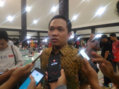 Bupati Lumajang H. Thoriqul Haq M.ML ketika menghadiri Launching Semeru FC (Foto : Moch. R. Abdul Fatah / Jatim TIMES)