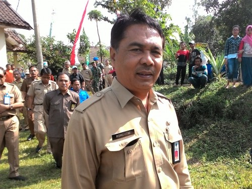 Romdhoni, kepala Dinas PU Bina Marga Kabupaten Malang, meminta kendaraan berat tidak turun di exit tol 4. (Nana)