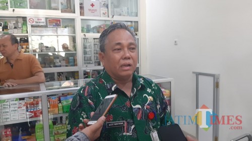 Kepala Dinas Kesehatan Kabupaten Sumenep, Agus Mulyono saat Sidak di Apotek RSUD Moh. Anwar (Istimewa/ JatimTIMES)