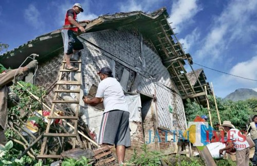 Salah satu rumah yang tidak layak huni di bedah di Kota Batu.
